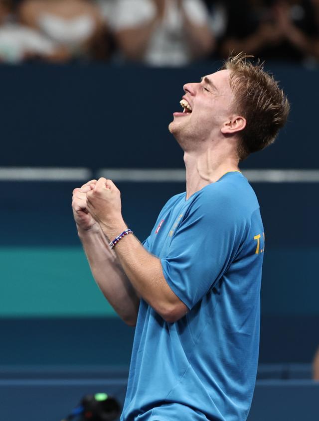 离不开全队 离不开全队