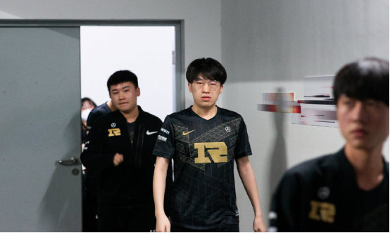 争夺战中占 争夺战中占