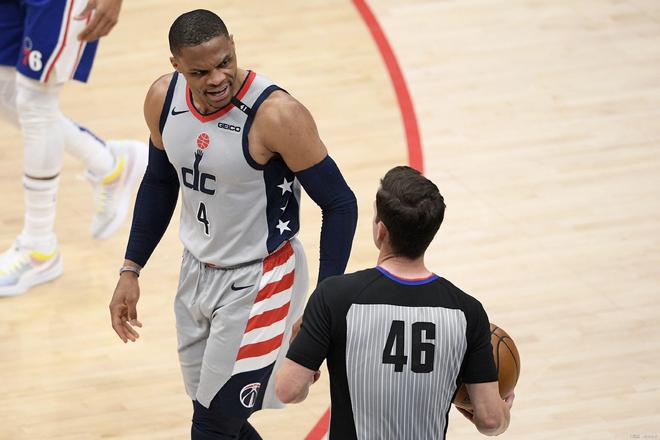 竞技赛场的 竞技赛场的