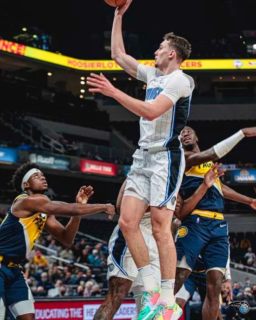 球员也面临 球员也面临